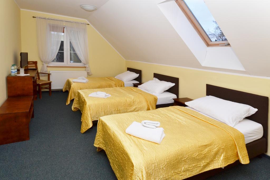 Pawlakowa Zagroda Hotell Grabiny-Zameczek Rum bild
