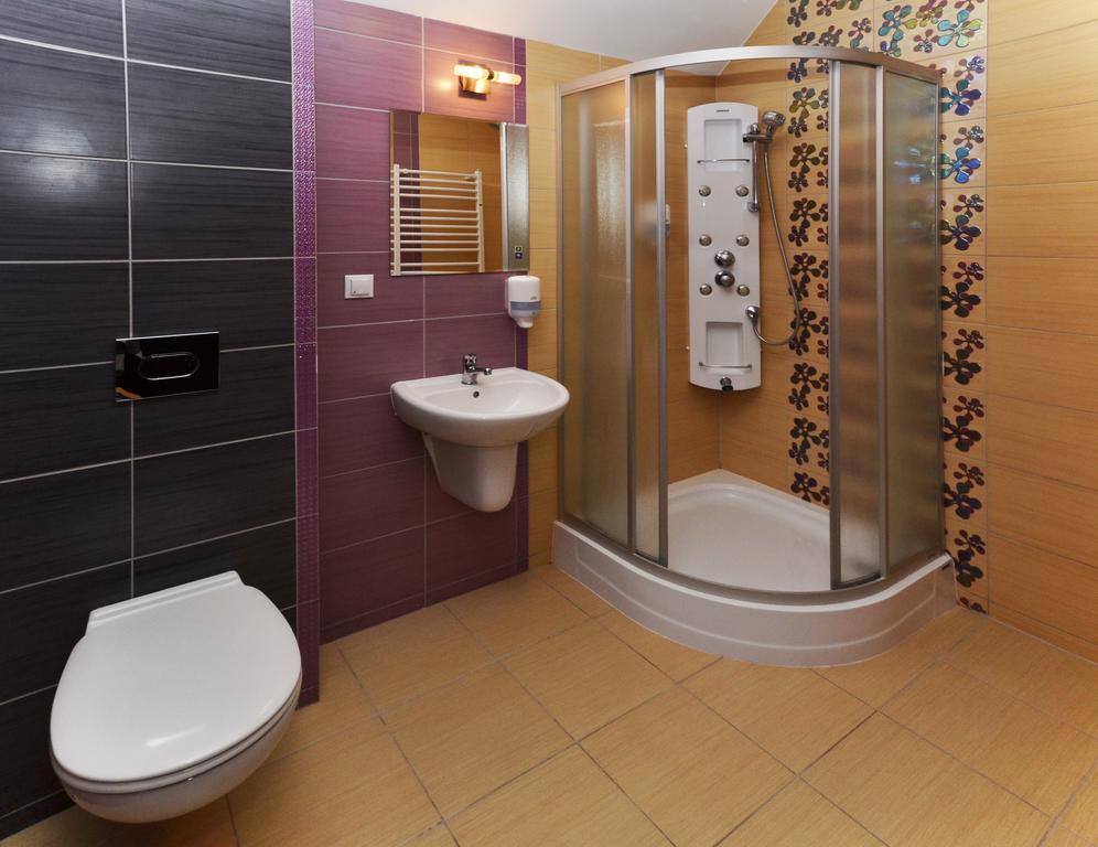 Pawlakowa Zagroda Hotell Grabiny-Zameczek Rum bild