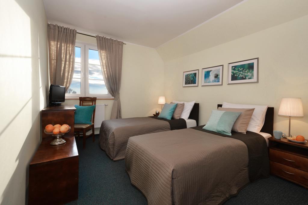 Pawlakowa Zagroda Hotell Grabiny-Zameczek Rum bild